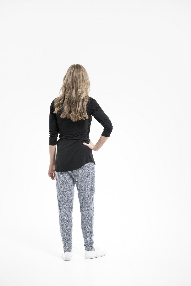 SRC Essentials ¾ Sleeve Feeding Top