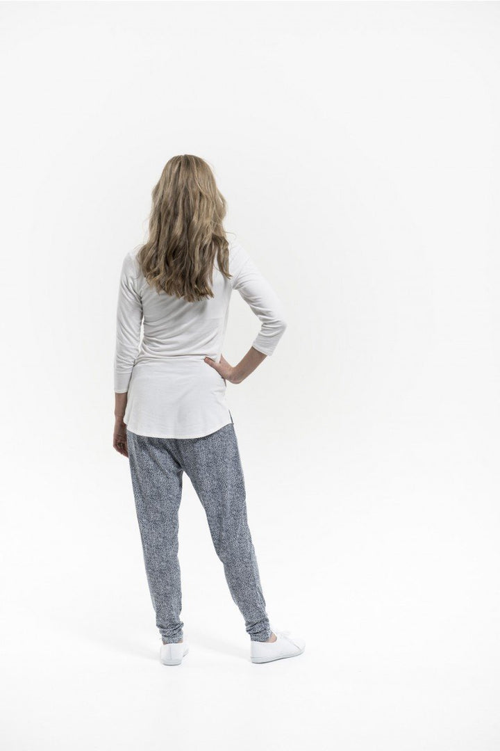 SRC Essentials ¾ Sleeve Feeding Top